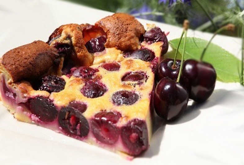 Délicieux clafoutis de cerises à la poudre d'amandes