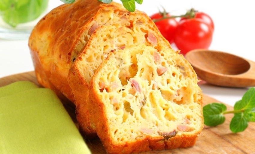 Cake au jambon et gruyère râpé