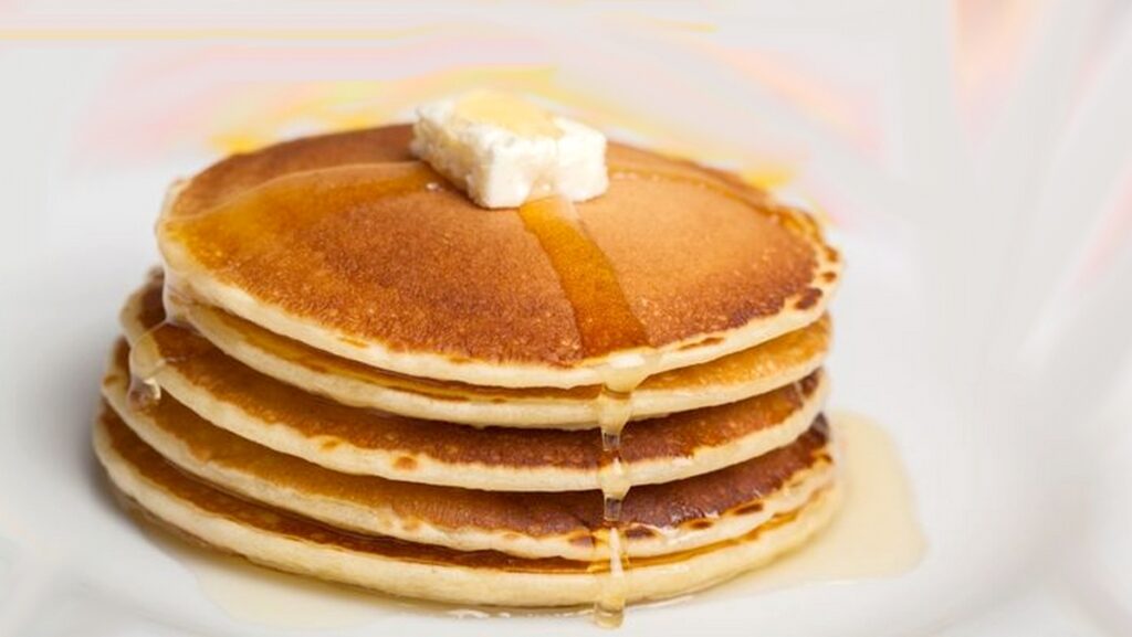 Pancake sans œuf rapide doux et parfumé