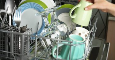 9 conseils malins pour bien degraisser son lave vaisselle