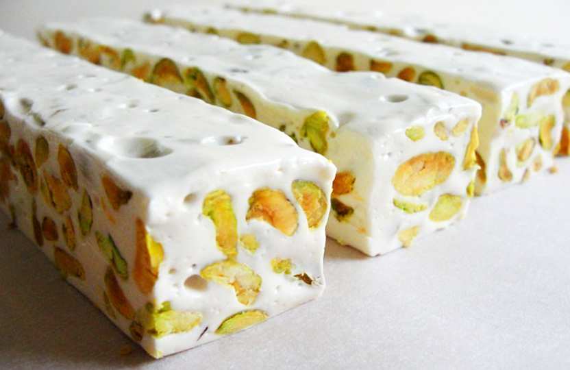 RECETTE DE NOUGAT BLANC (FACILE ET DÉLICIEUSE) IDÉAL POUR NOËL