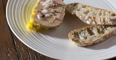 Foie gras mi-cuit au sel et à l'Armagnac