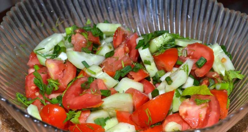 Cette recette de salade dégonfle le ventre et permet de perdre du poids